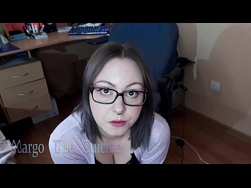 ❤️ Seksi dekle z očali globoko sesa dildo pred kamero ❤️❌ Fucking video pri nas ❌❤