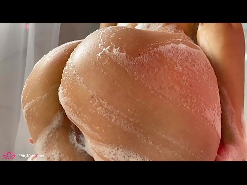 ❤️ Brunetka masturbira pičko z vibratorjem do intenzivnega orgazma pod tušem ❤️❌ Fucking video pri nas ❌❤